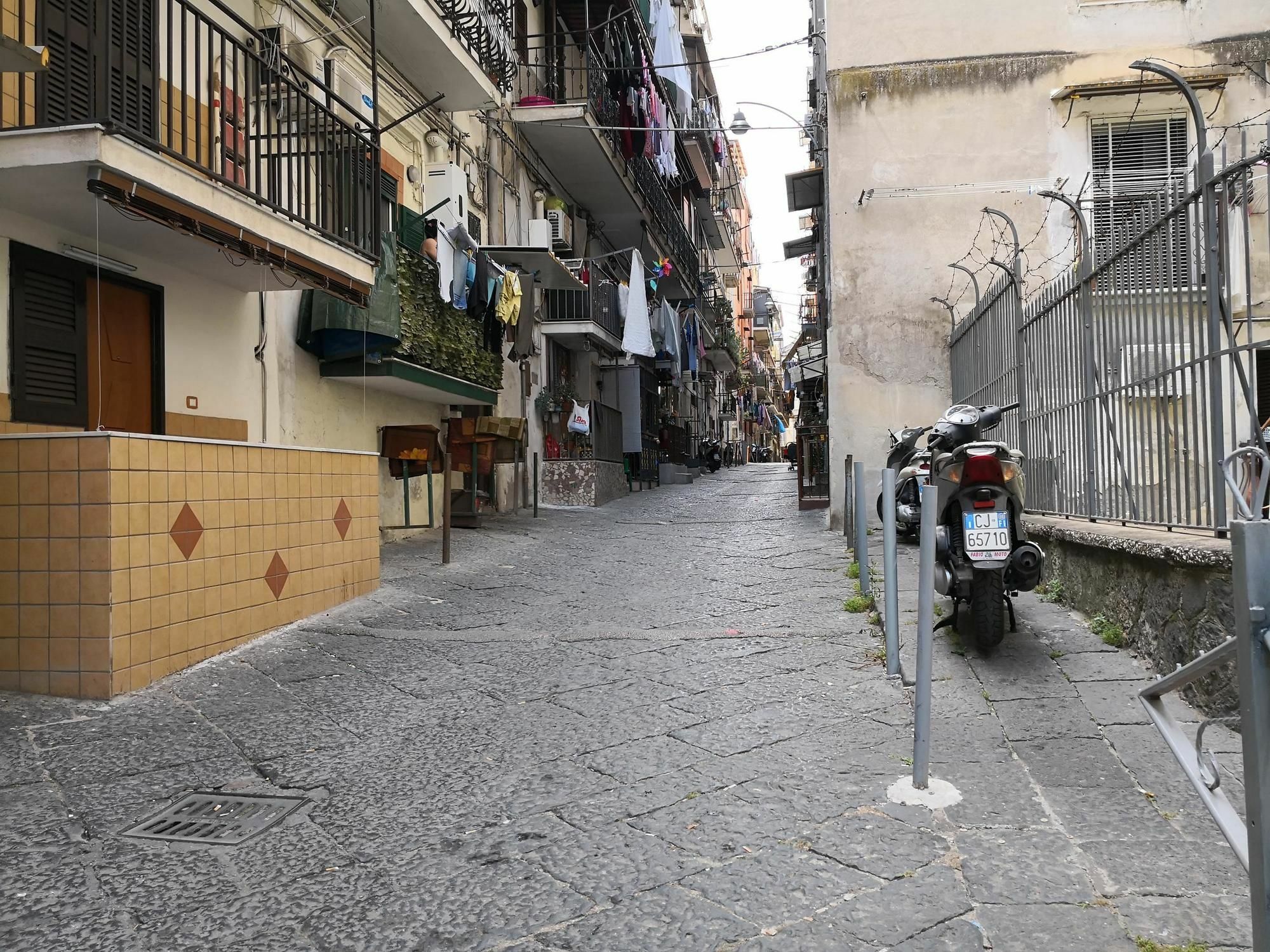 Bed and Breakfast Fenesta Vascia Neapel Exterior foto