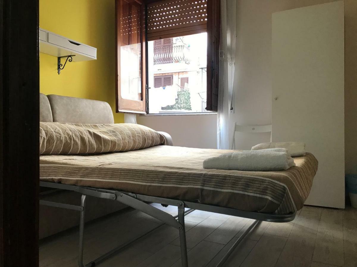 Bed and Breakfast Fenesta Vascia Neapel Exterior foto