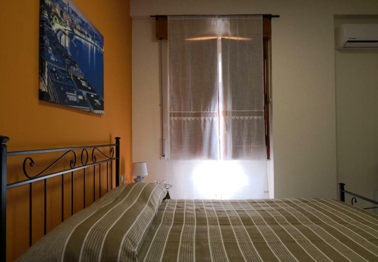 Bed and Breakfast Fenesta Vascia Neapel Exterior foto