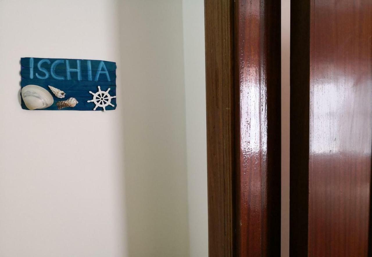 Bed and Breakfast Fenesta Vascia Neapel Exterior foto