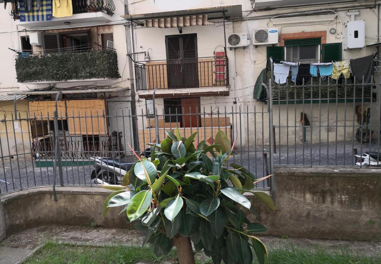 Bed and Breakfast Fenesta Vascia Neapel Exterior foto